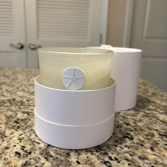 NWT Barefoot Dreams Candle in Gardenia (11 oz) - Picture 2 of 8